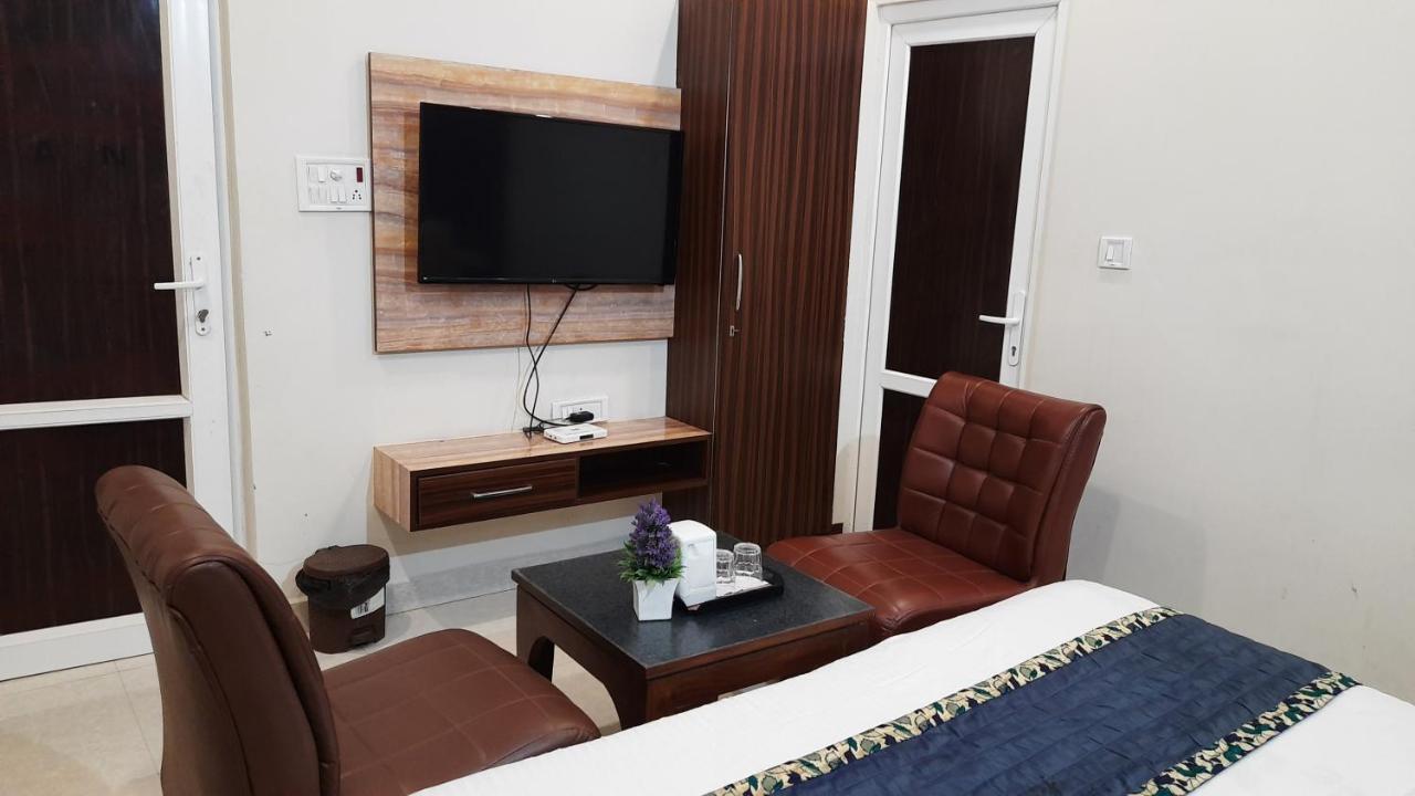 Hotel Ventures Inn Амритсар Экстерьер фото