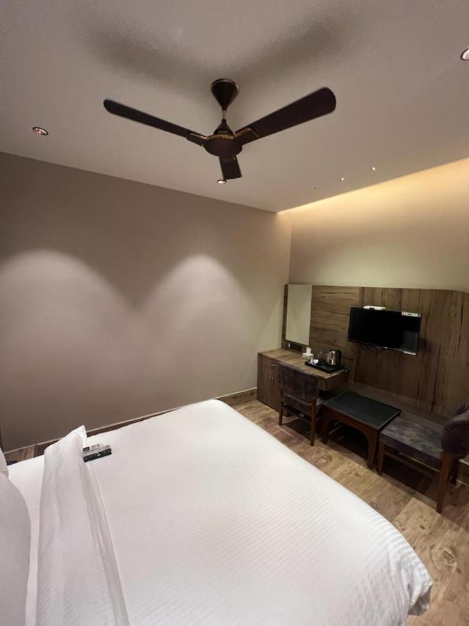 Hotel Ventures Inn Амритсар Экстерьер фото